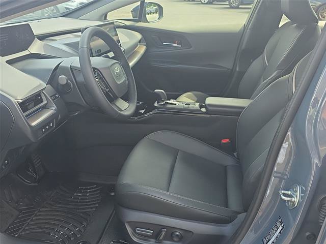 Used 2025 Toyota Prius XLE AWD/4WD image 9