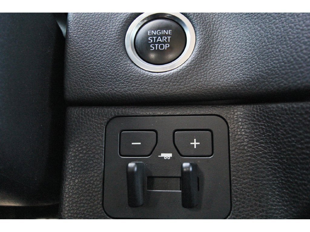 Used 2024 Toyota Tundra Limited AWD/4WD image 28
