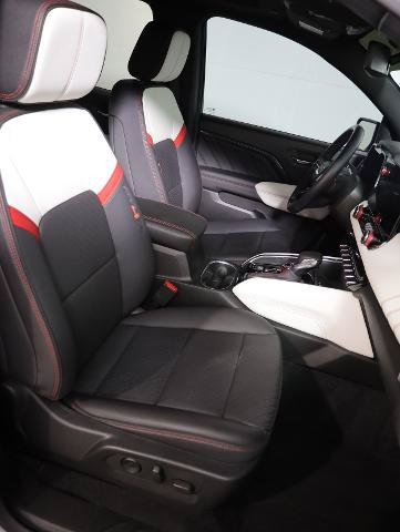 Used 2024 GMC Canyon AT4X AWD/4WD image 9
