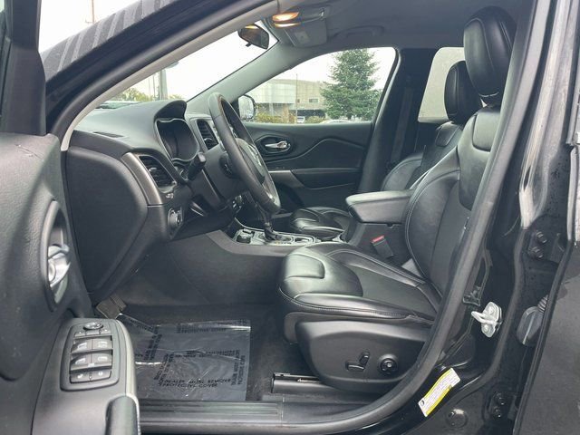 Used 2020 Jeep Cherokee Latitude Plus image 16