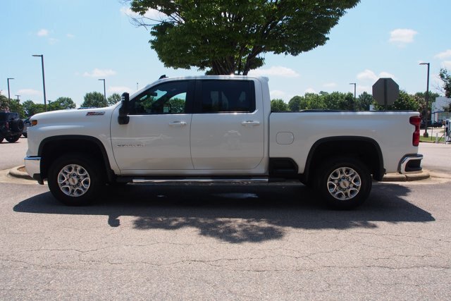 Used 2025 Chevrolet Silverado 2500 LT w/ All Star Edition AWD/4WD image 4