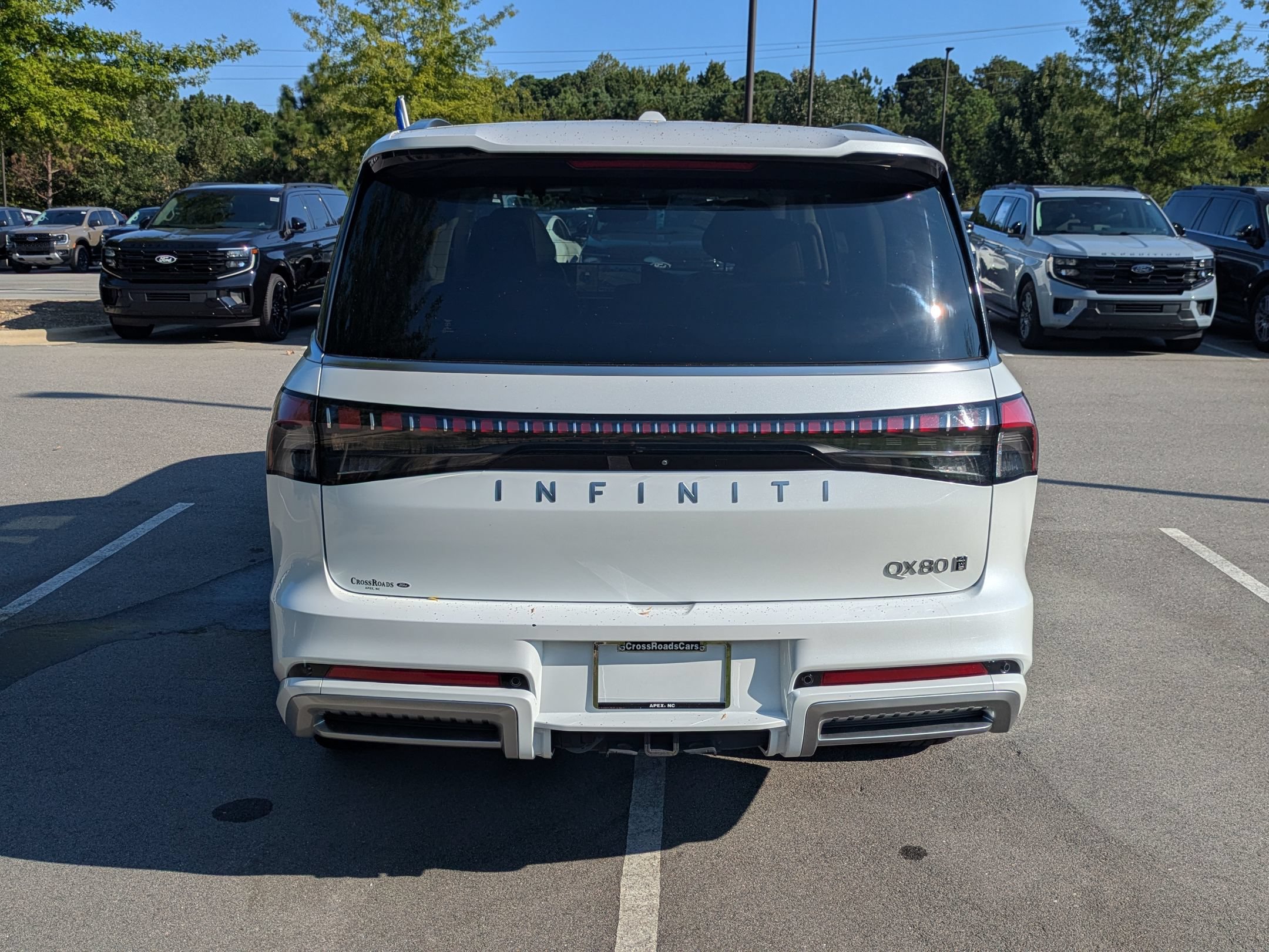 Used 2025 INFINITI QX80 Sensory AWD/4WD image 5