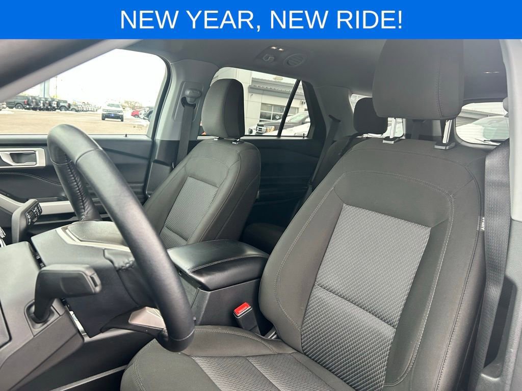 Certified 2023 Ford Explorer XLT w/ Class IV Trailer Tow Package image 16