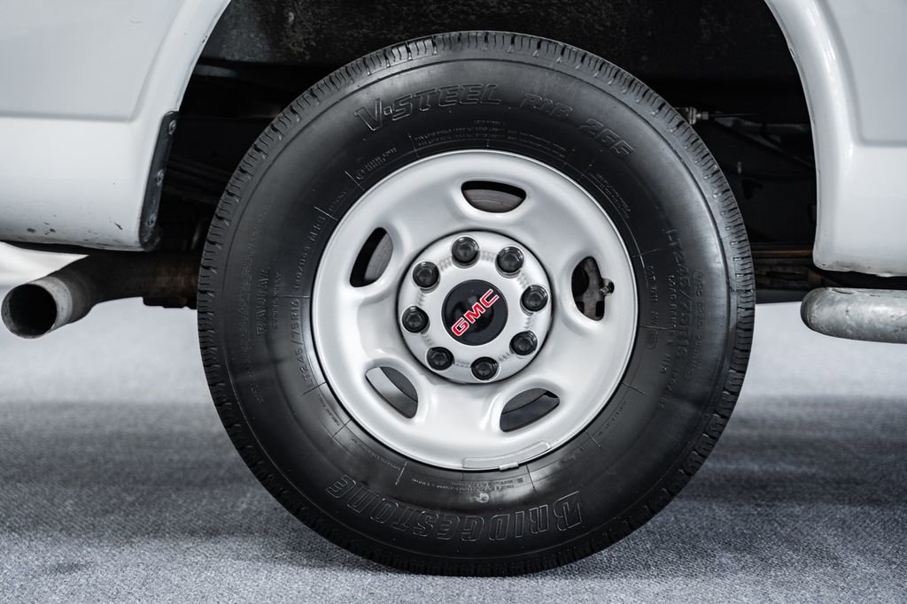 Used 2024 GMC Savana 2500 w/ Driver Convenience Package image 17