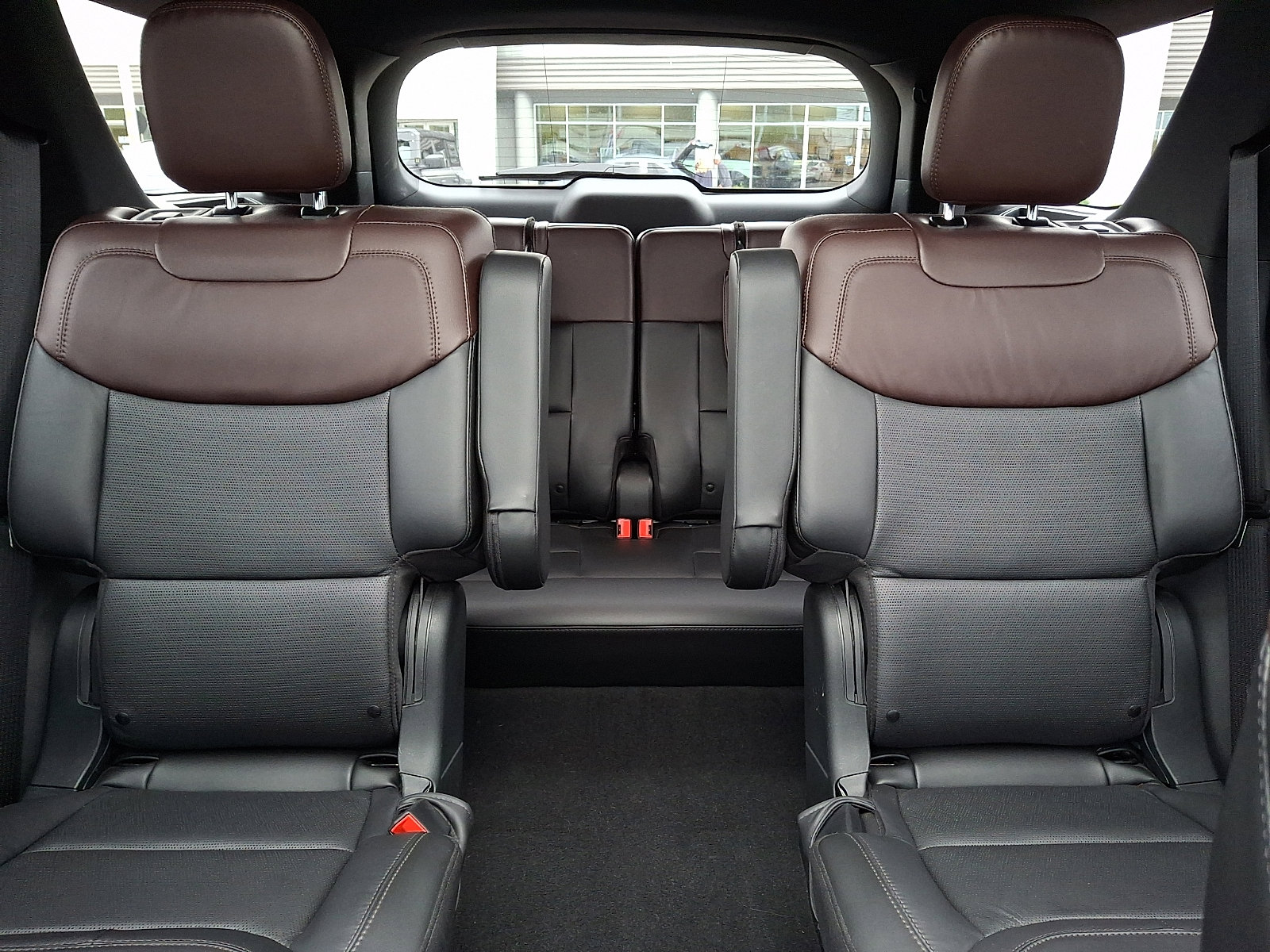 Certified 2023 Ford Explorer Platinum w/ Technology Package AWD/4WD image 19