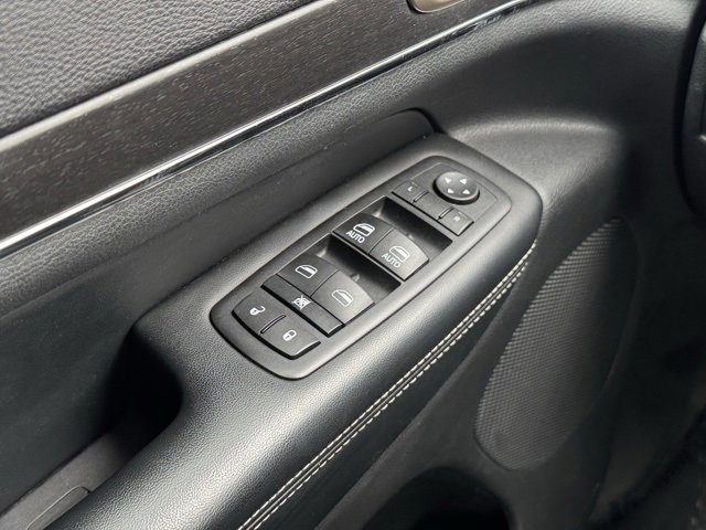 Used 2017 Jeep Grand Cherokee Limited w/ Luxury Group II image 35