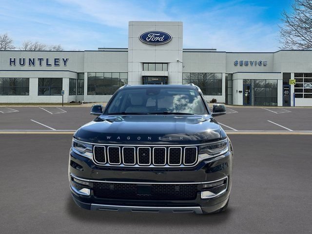 Used 2022 Jeep Wagoneer Series III w/ Convenience Group I AWD/4WD image 2