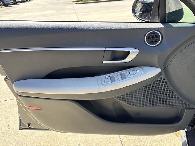 Used 2023 Hyundai Sonata SE w/ Cargo Package image 11