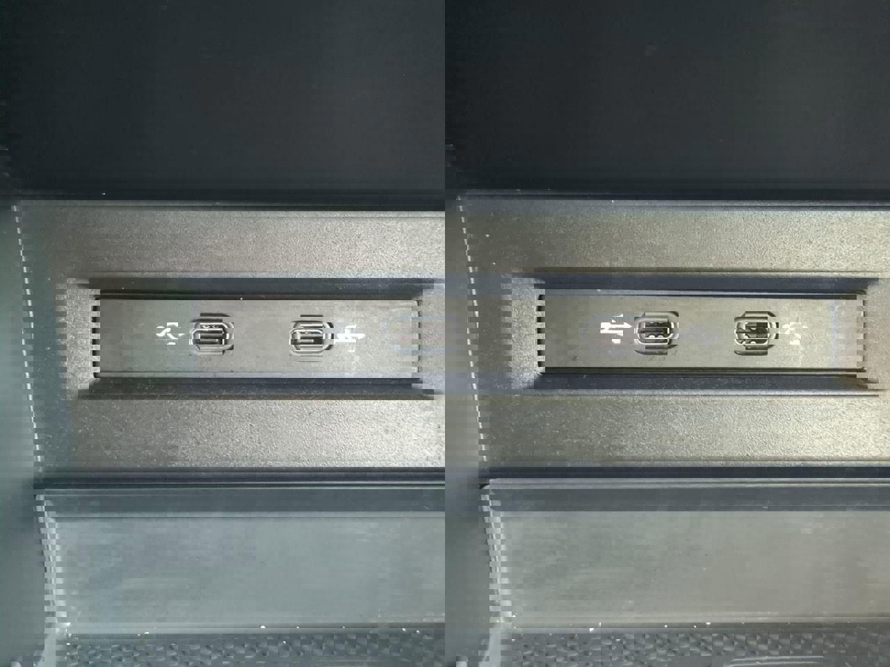 Used 2021 Volkswagen Tiguan SE image 19