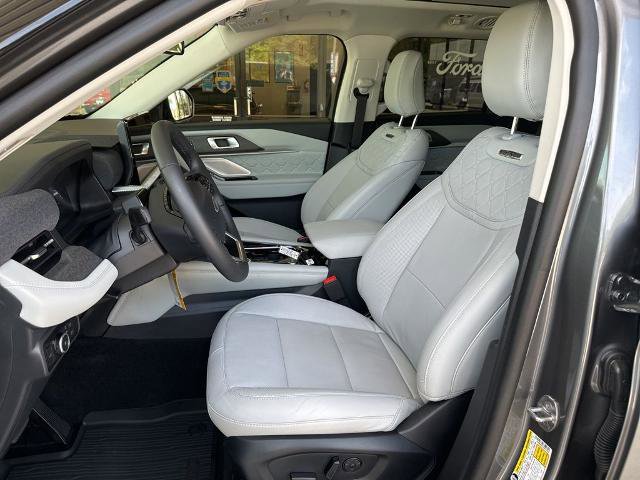 Certified 2025 Ford Explorer Platinum w/ Ultimate Package AWD/4WD image 9