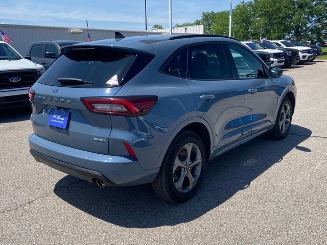 Certified 2024 Ford Escape ST-Line w/ Tech Pack #1 AWD/4WD image 3