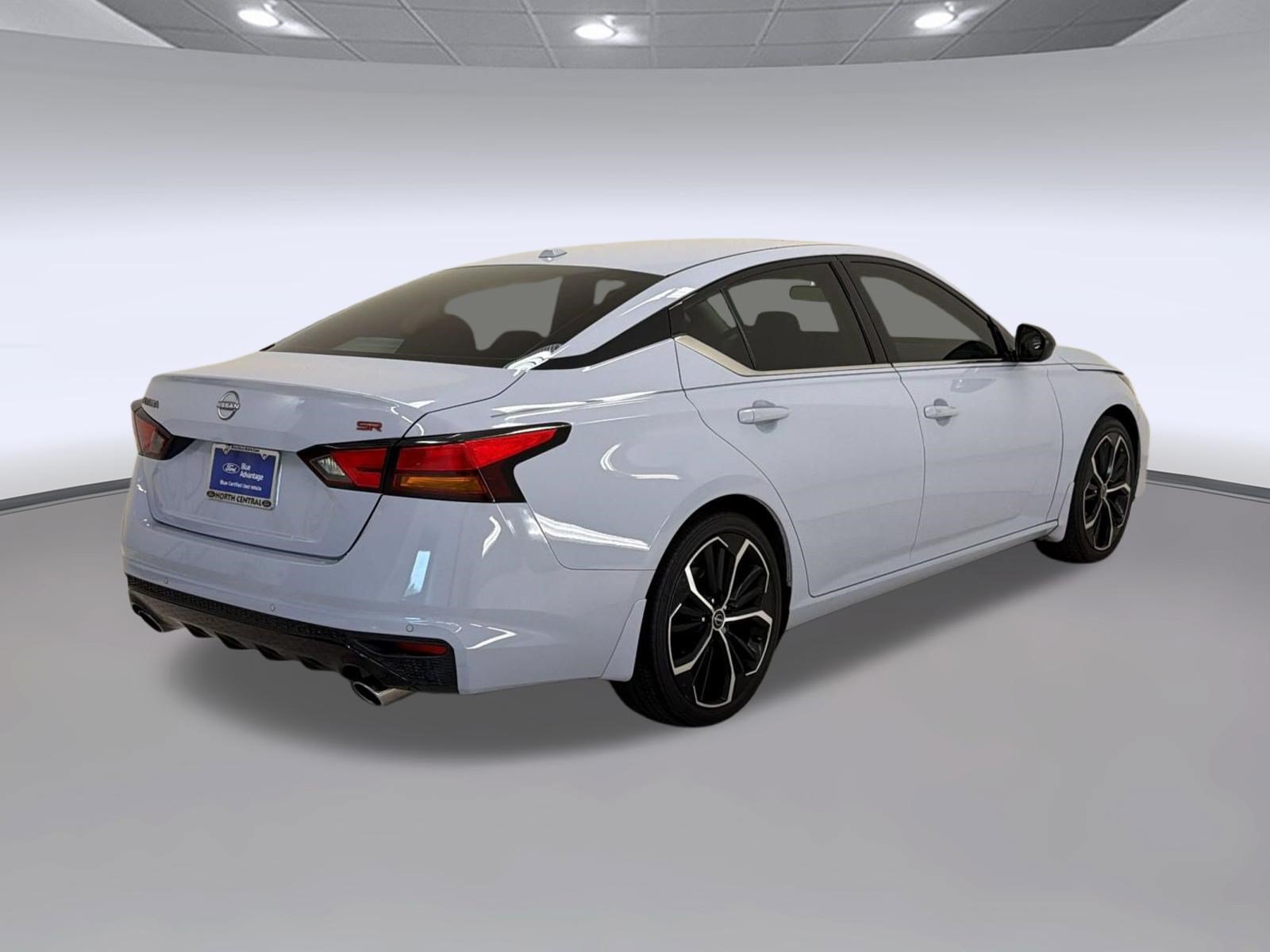Used 2024 Nissan Altima 2.5 SR w/ SR Premium Package FWD image 9
