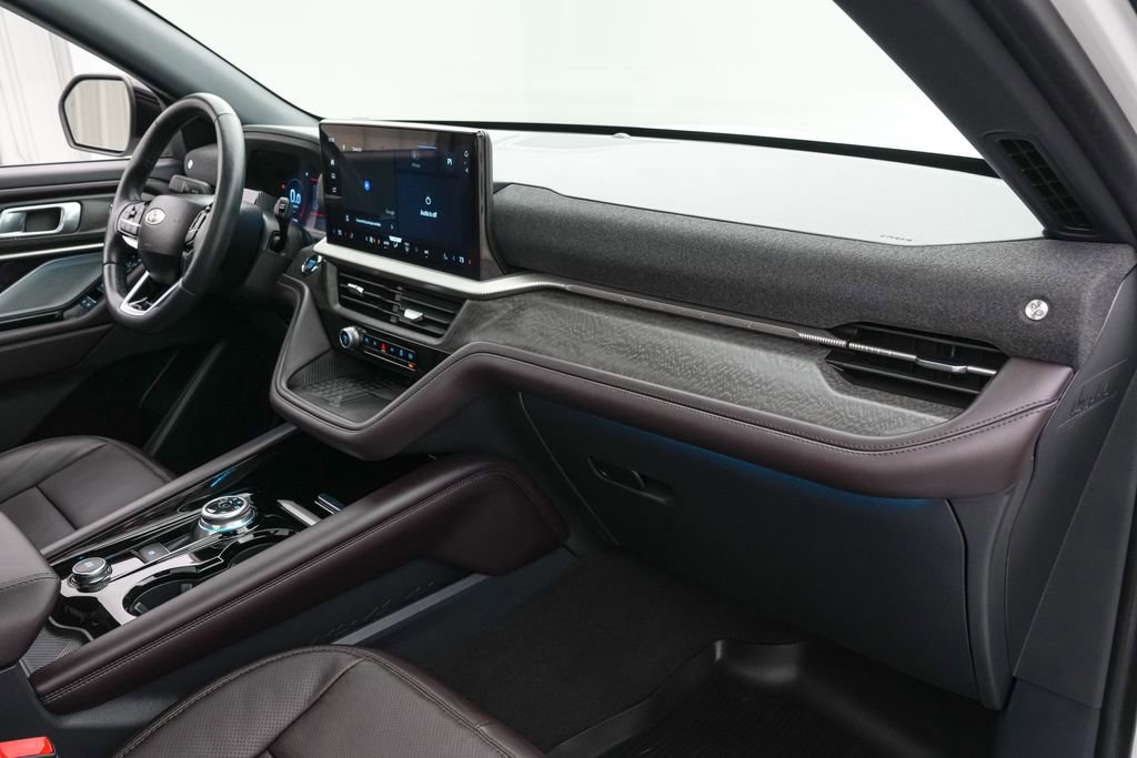 Certified 2025 Ford Explorer Platinum w/ Ultimate Package image 25