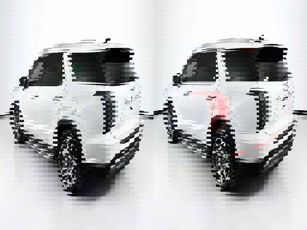 Used 2025 Hyundai Palisade SEL FWD image 4