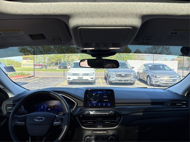 Certified 2022 Ford Escape SEL w/ SEL Stealth AWD Package image 22