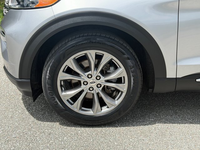 Certified 2022 Ford Explorer Limited w/ Equipment Group 301A RWD image 15