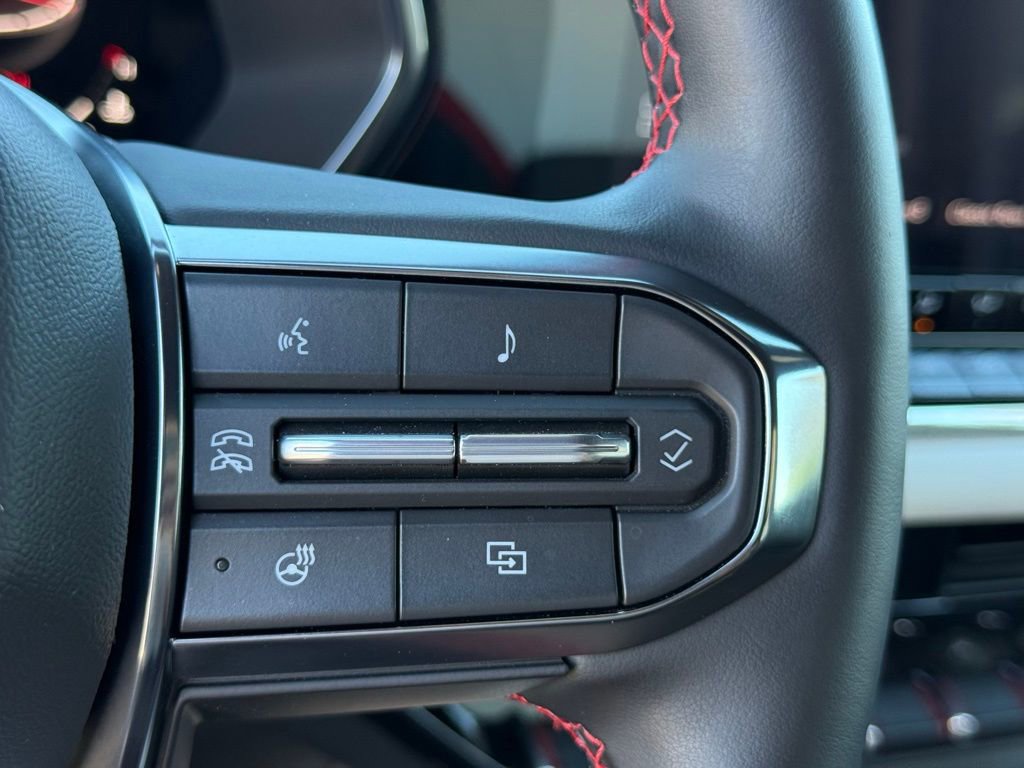 Used 2024 GMC Canyon AT4X image 15