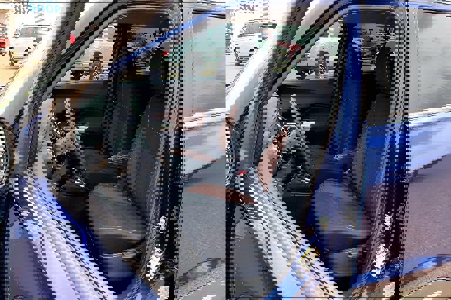 Used 2020 Nissan Kicks SR image 8