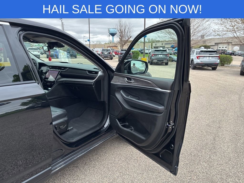 Used 2023 Jeep Grand Cherokee Limited AWD/4WD image 42