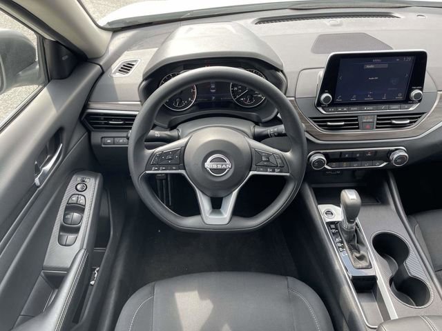 Used 2025 Nissan Altima 2.5 SV image 13