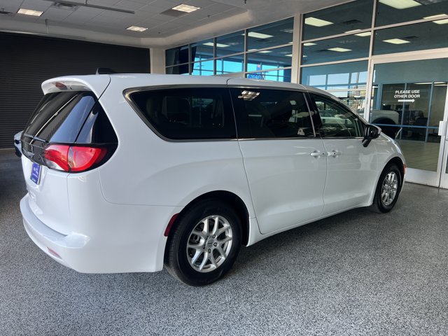 Used 2023 Chrysler Voyager LX FWD image 5