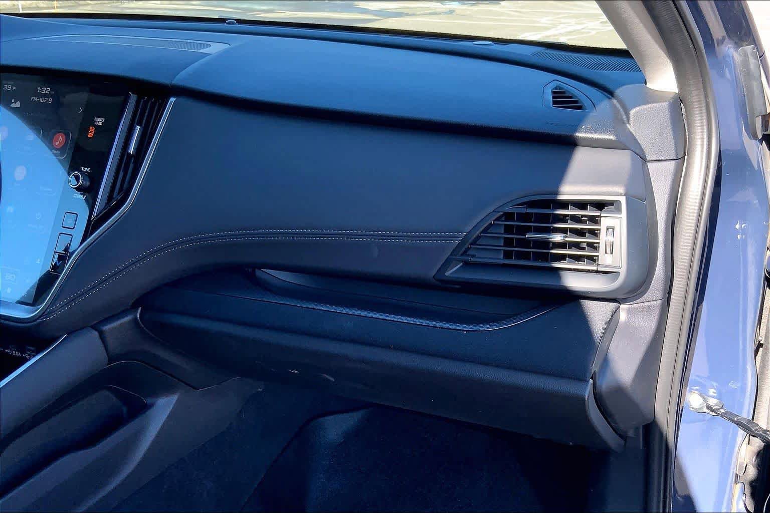 Used 2025 Subaru Outback Premium AWD/4WD image 19