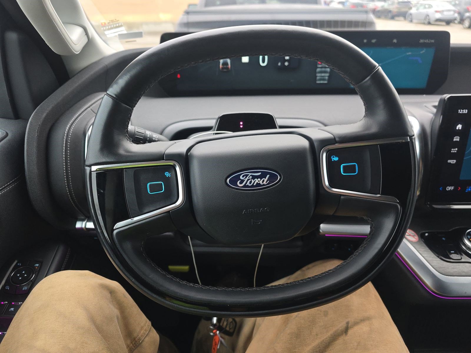 Certified 2025 Ford Expedition Max Platinum image 15