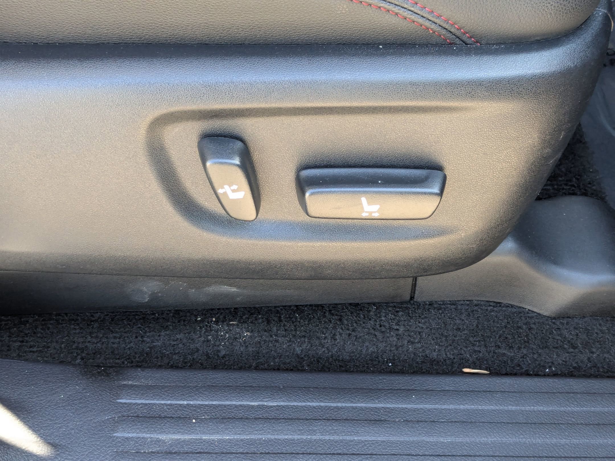 Used 2021 Toyota 4Runner Venture w/ Moonroof Package image 39