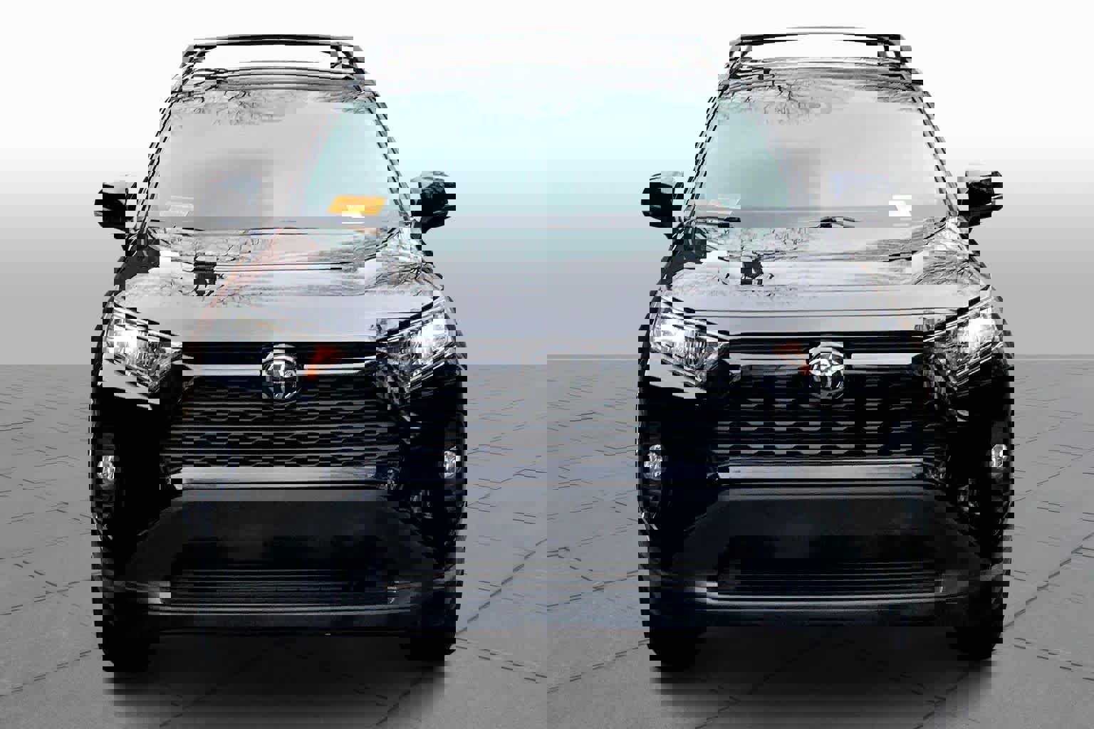 Used 2020 Toyota RAV4 XLE w/ Convenience Package image 6