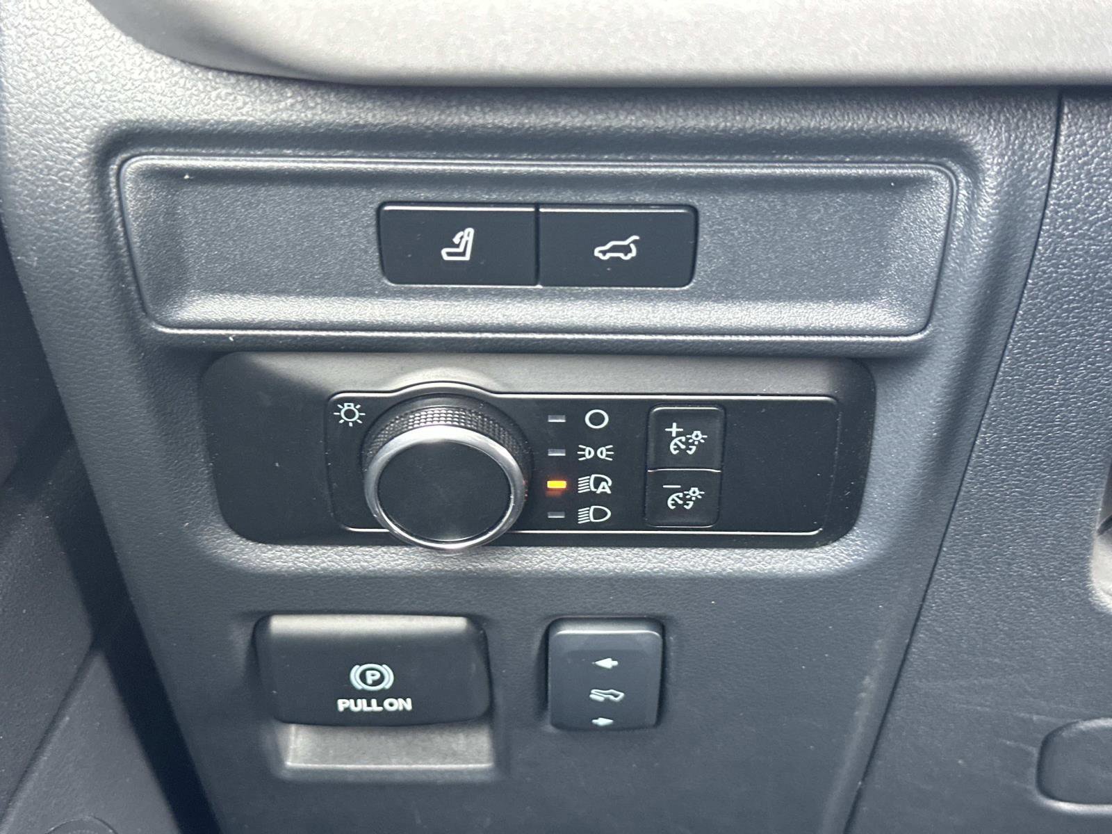 Certified 2024 Ford Expedition XLT image 18