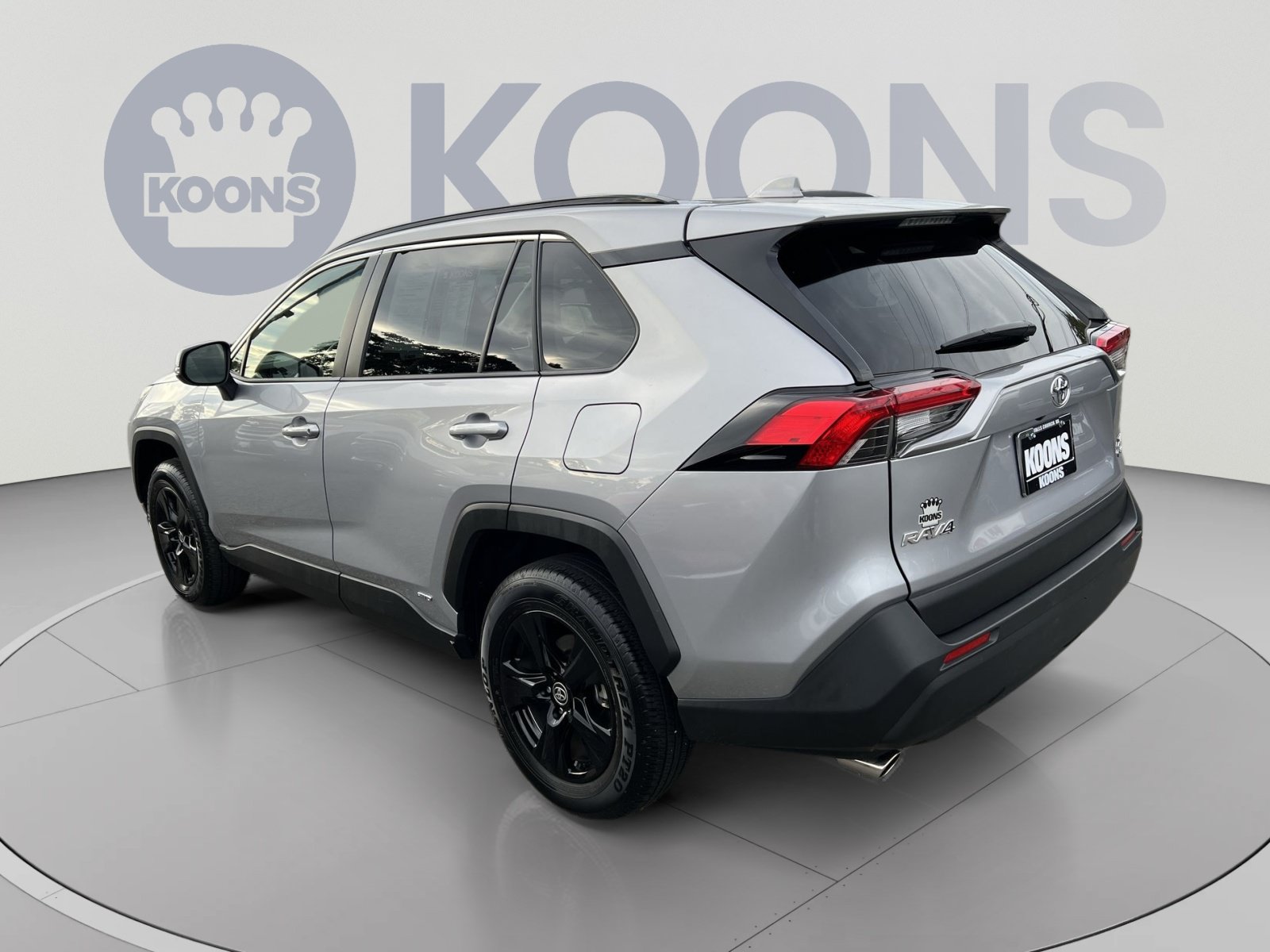 Used 2025 Toyota RAV4 XLE AWD/4WD image 8