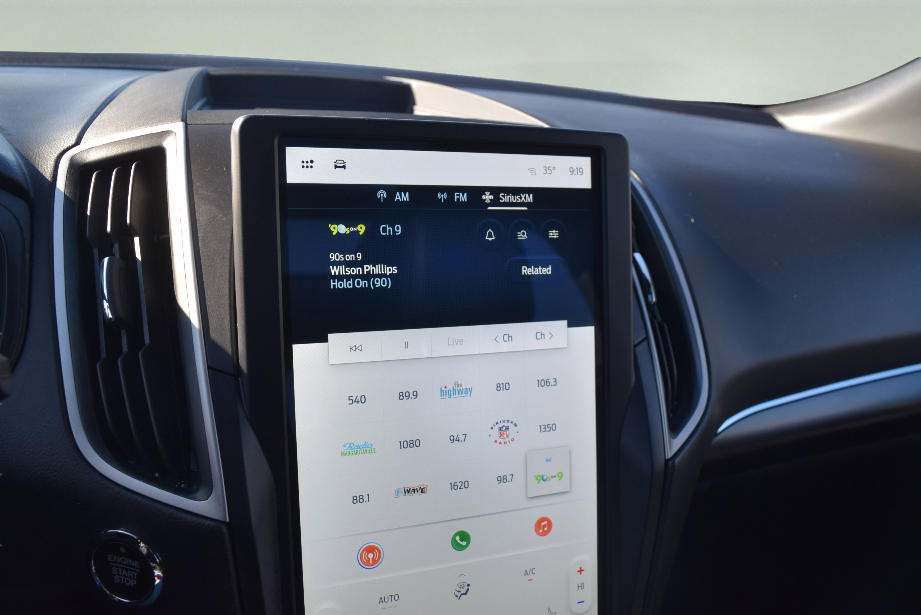 Certified 2022 Ford Edge ST-Line w/ Cargo Accessory Package image 15