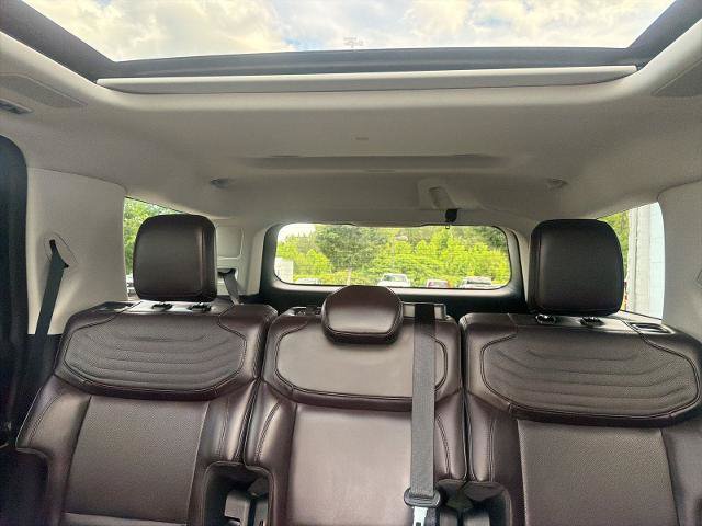 Certified 2025 Ford Expedition Platinum w/ Platinum Ultimate Package AWD/4WD image 25