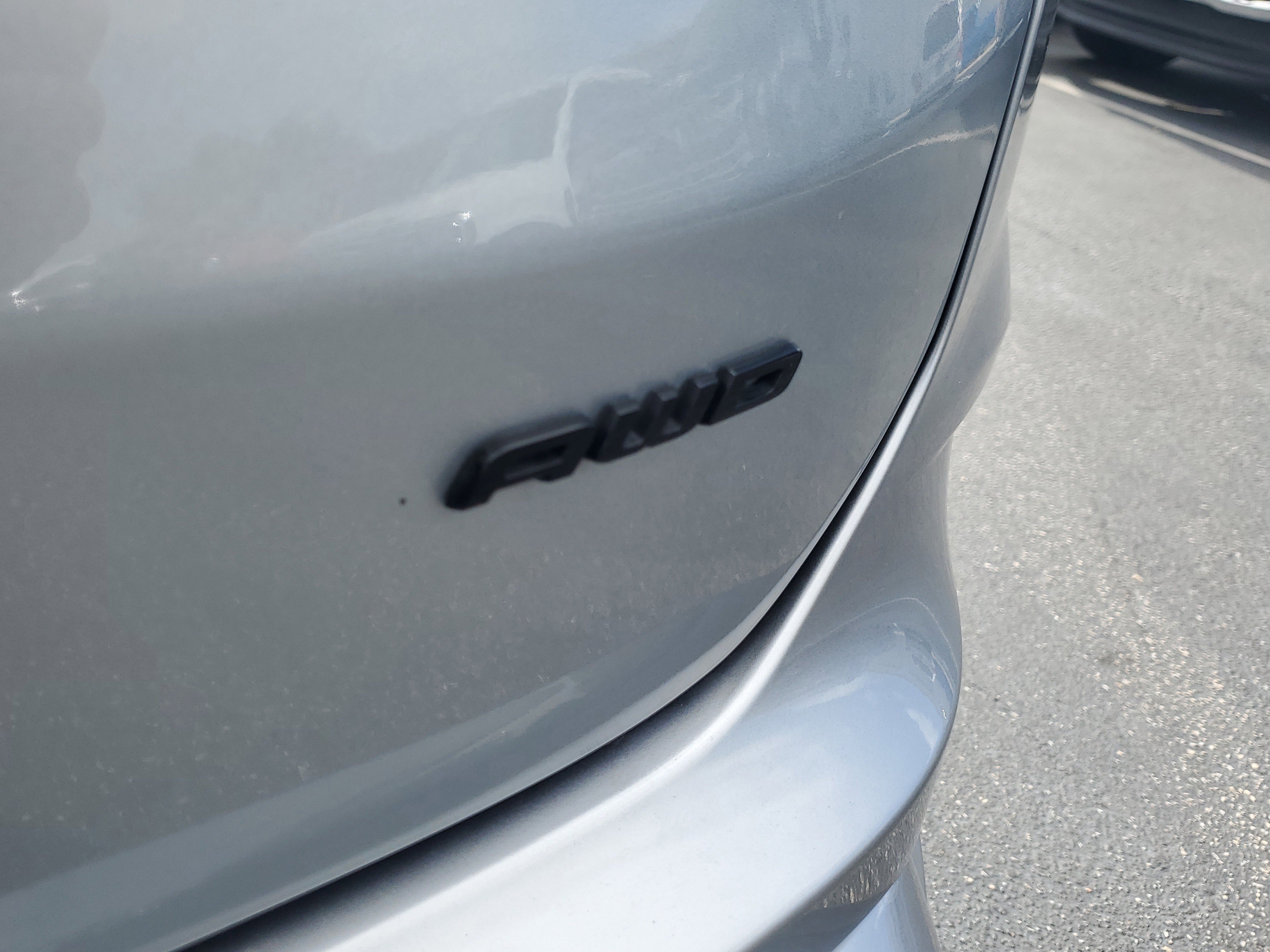 Certified 2023 Ford Edge SE w/ Black Appearance Package image 9