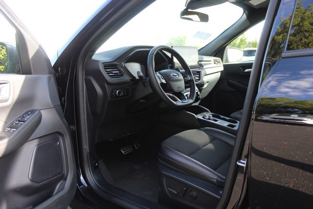 Certified 2024 Ford Escape ST-Line AWD/4WD image 24