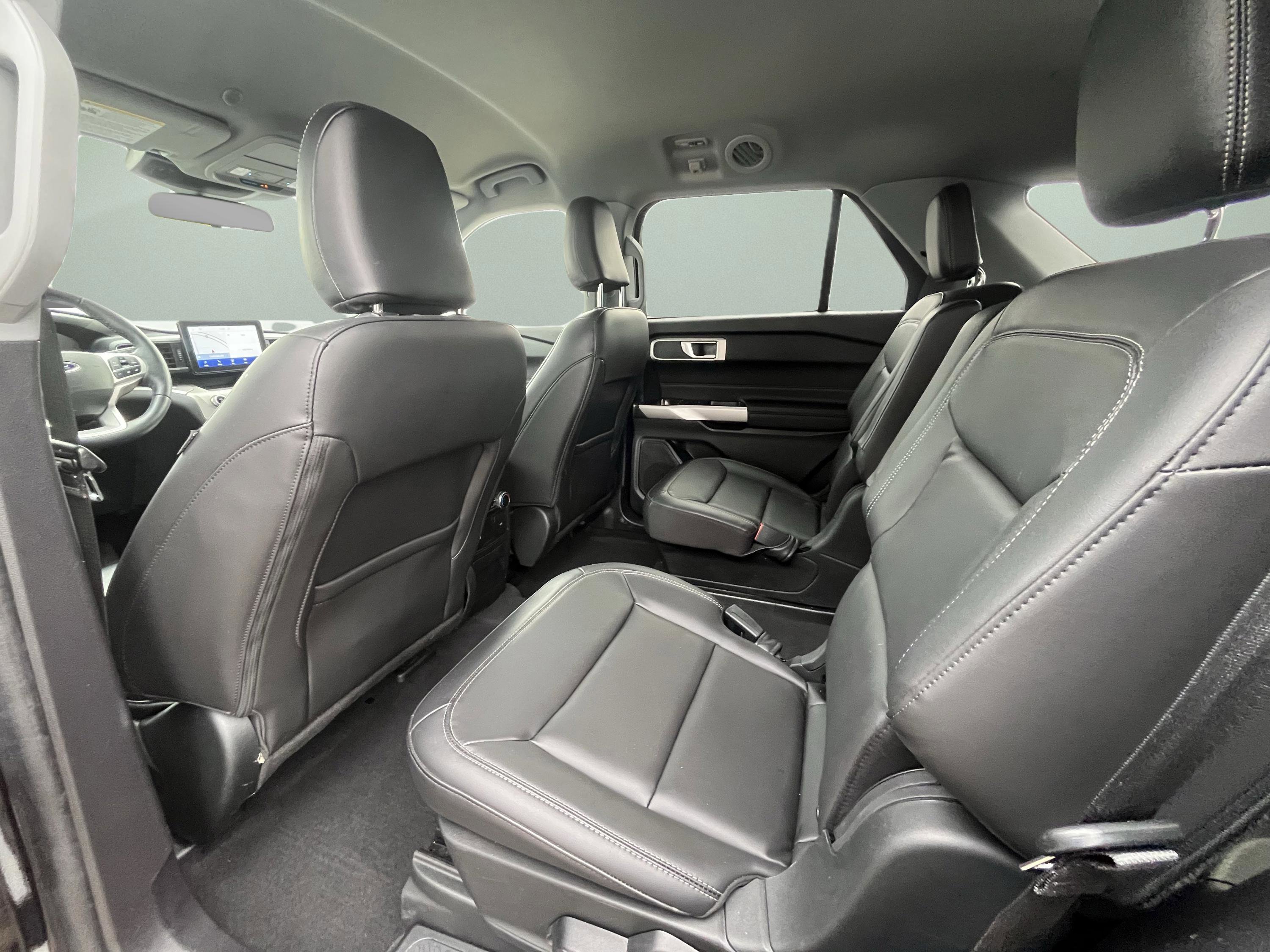 Certified 2023 Ford Explorer XLT w/ Equipment Group 202A image 31