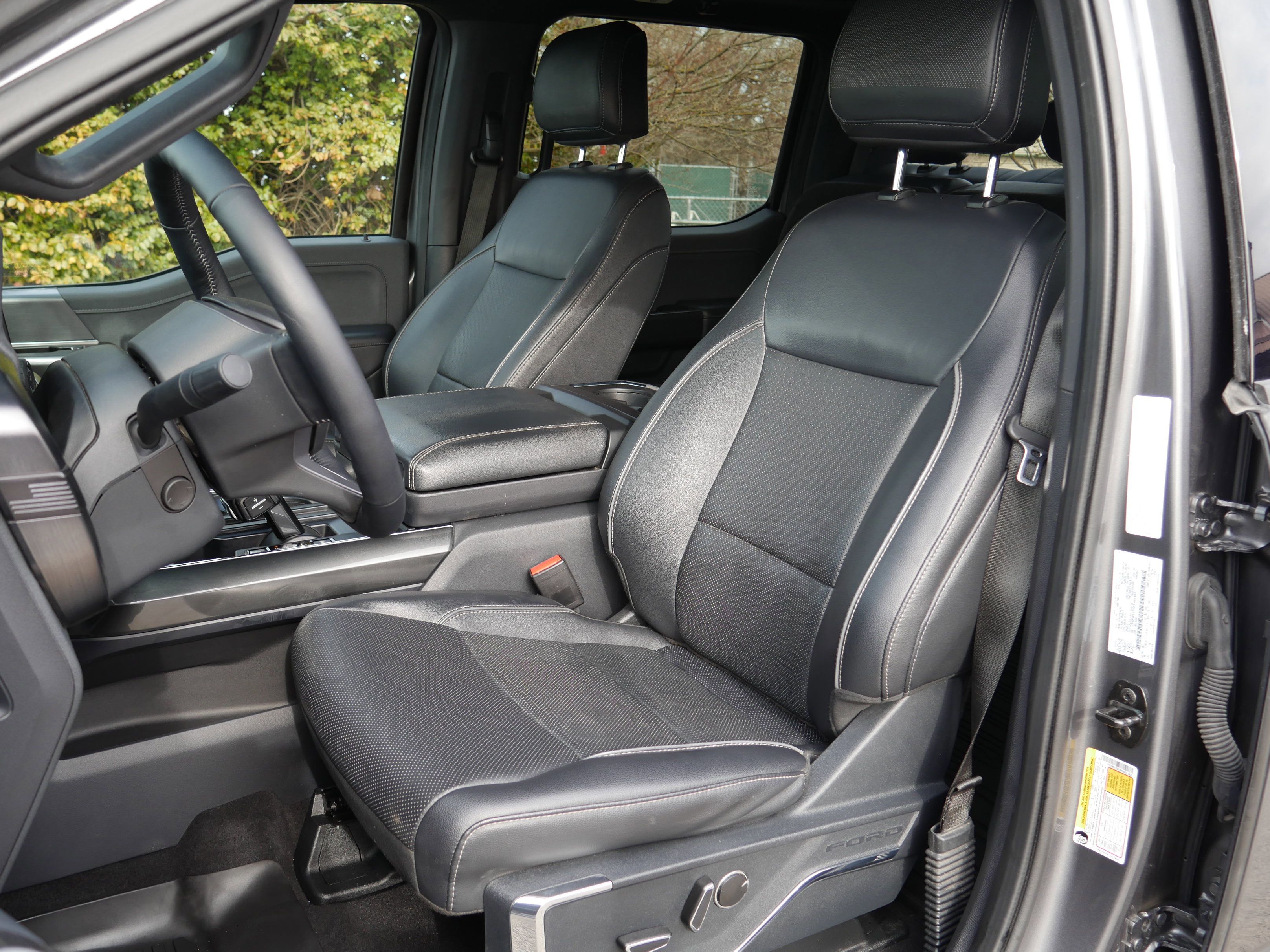 Certified 2023 Ford F150 Lariat w/ Equipment Group 502A High image 38