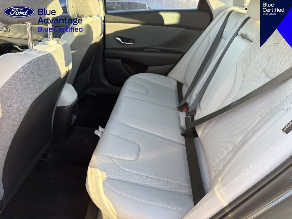 Used 2025 Hyundai Elantra Limited FWD image 11