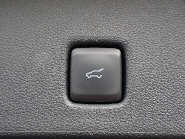 Certified 2022 Ford Escape SEL w/ SEL Stealth AWD Package image 7