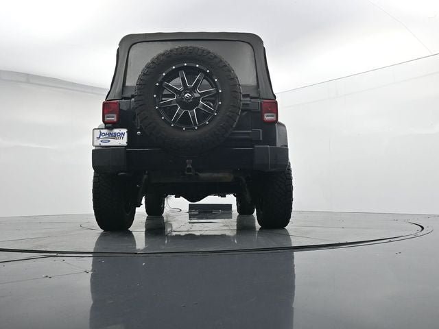 Used 2017 Jeep Wrangler Unlimited Sahara w/ Max Tow Package AWD/4WD image 31