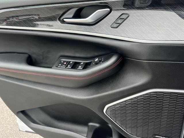 Used 2022 Jeep Grand Cherokee Trailhawk w/ Luxury Tech Group III image 17