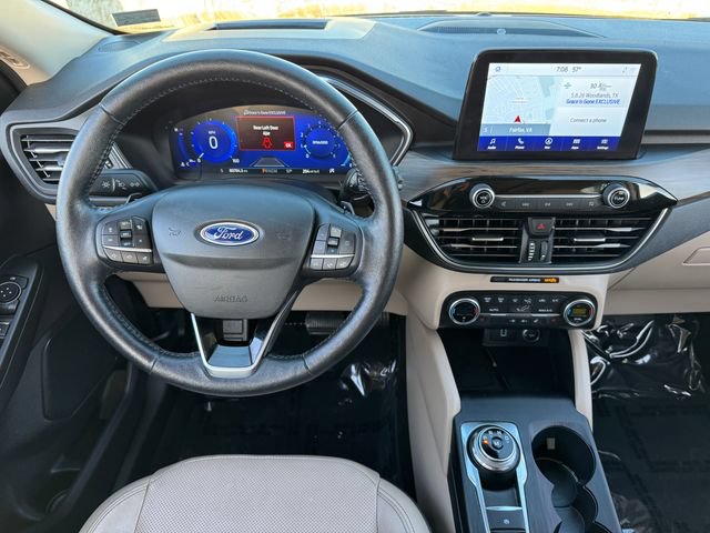 Certified 2020 Ford Escape Titanium w/ Titanium Premium Package 2.0 AWD/4WD image 4