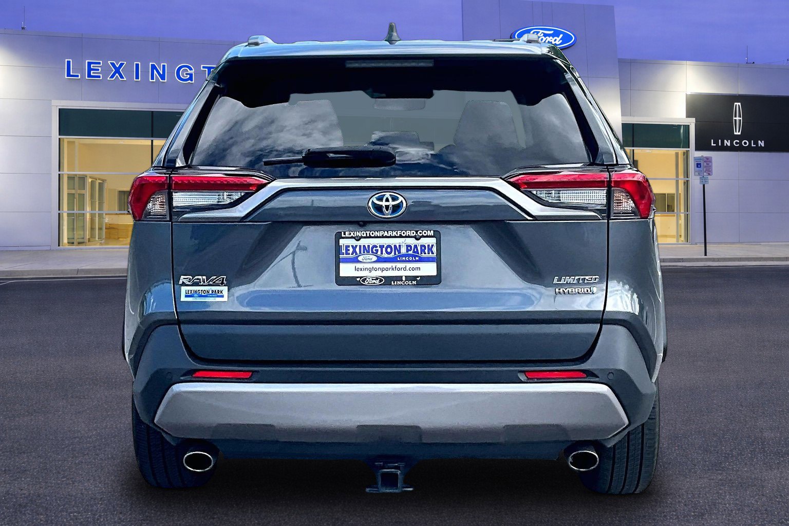 Used 2023 Toyota RAV4 Limited AWD/4WD image 6