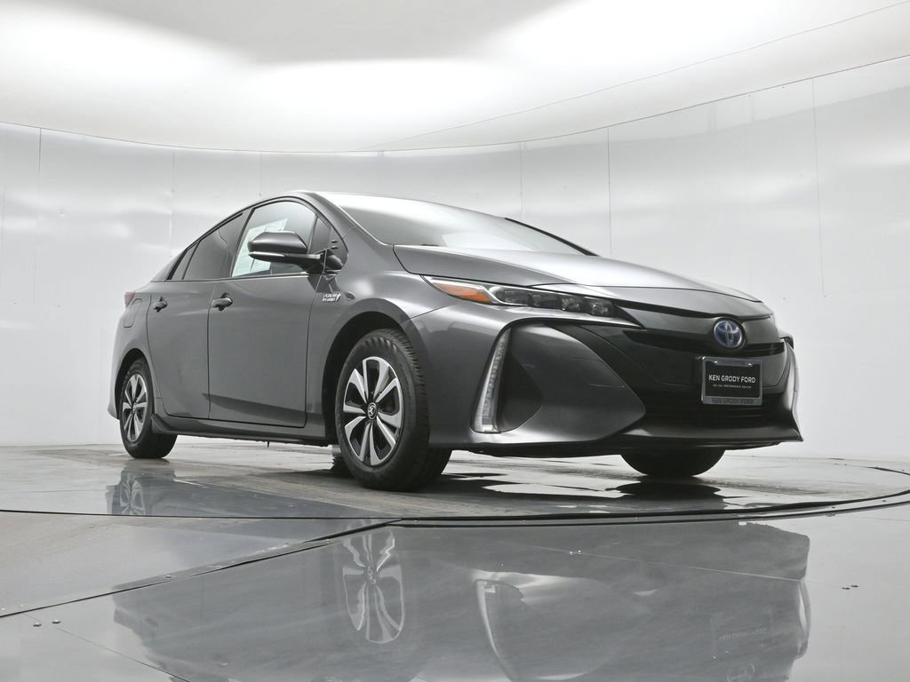 Used 2018 Toyota Prius Prime Plus image 5