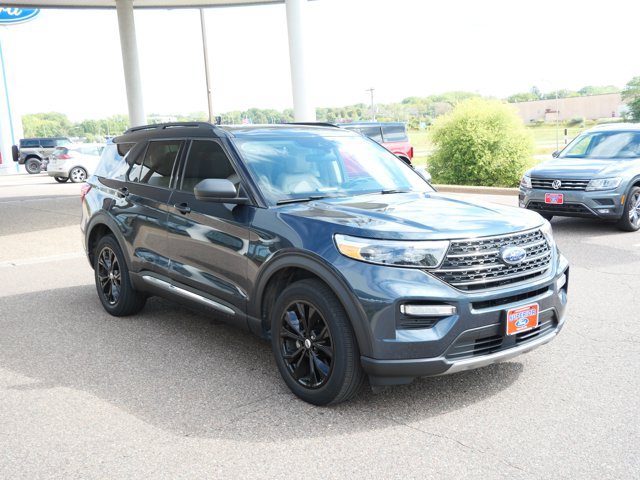 Certified 2024 Ford Explorer XLT w/ Equipment Group 202A AWD/4WD image 3
