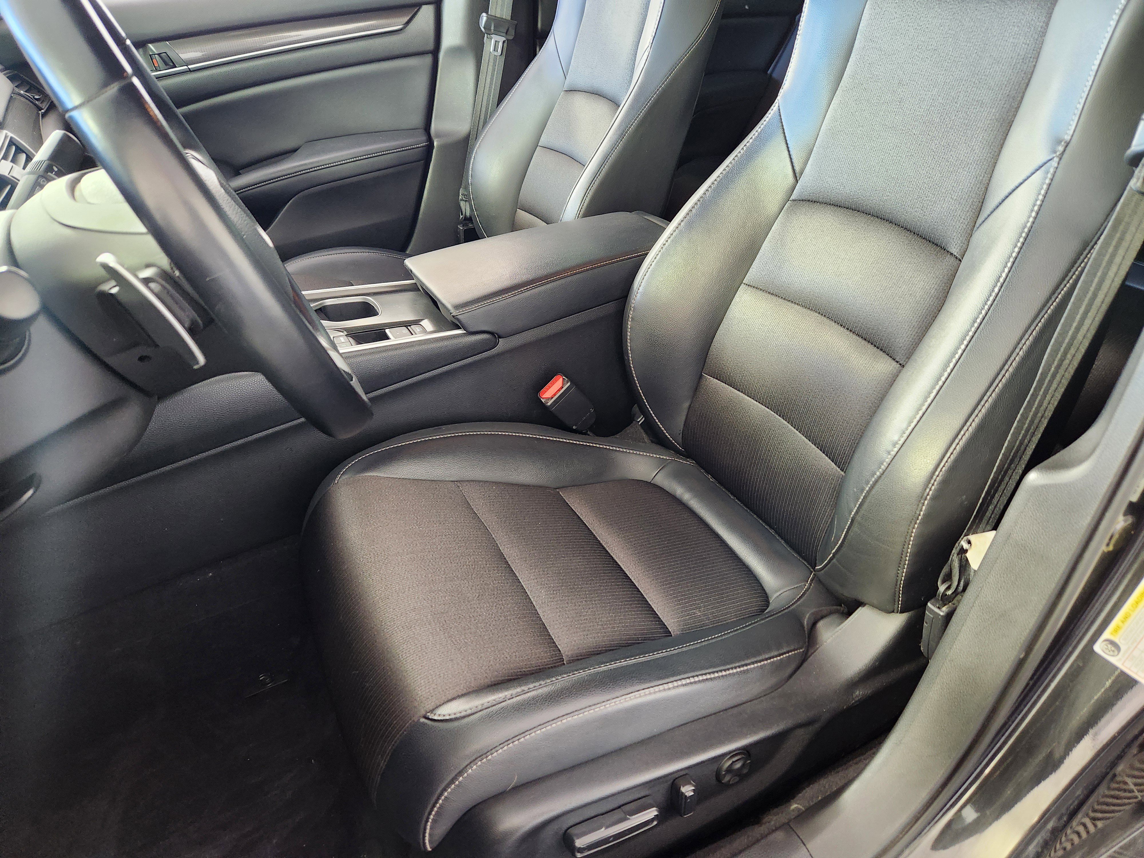 Used 2018 Honda Accord Sport image 12