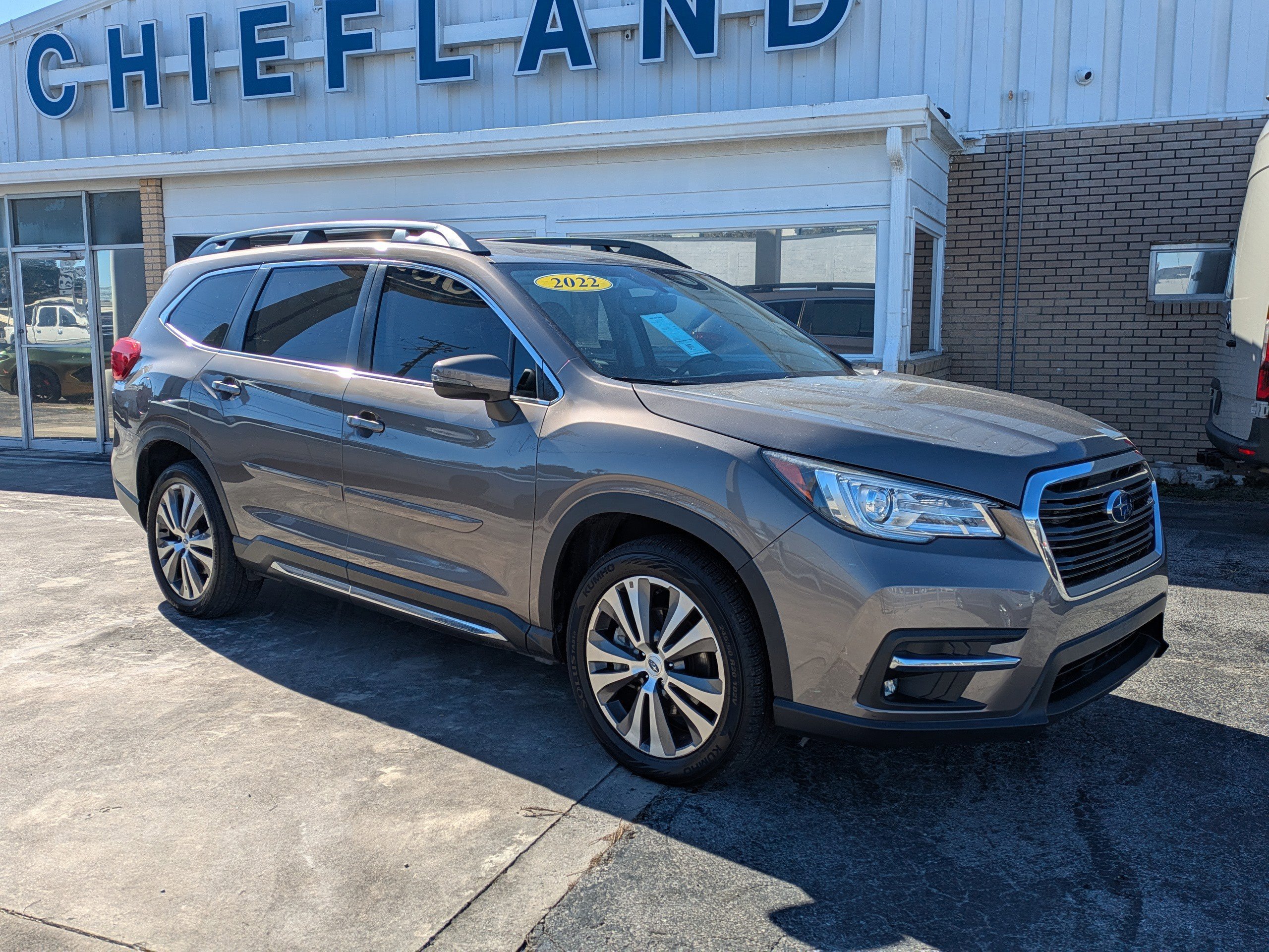 Used 2022 Subaru Ascent Limited image 8