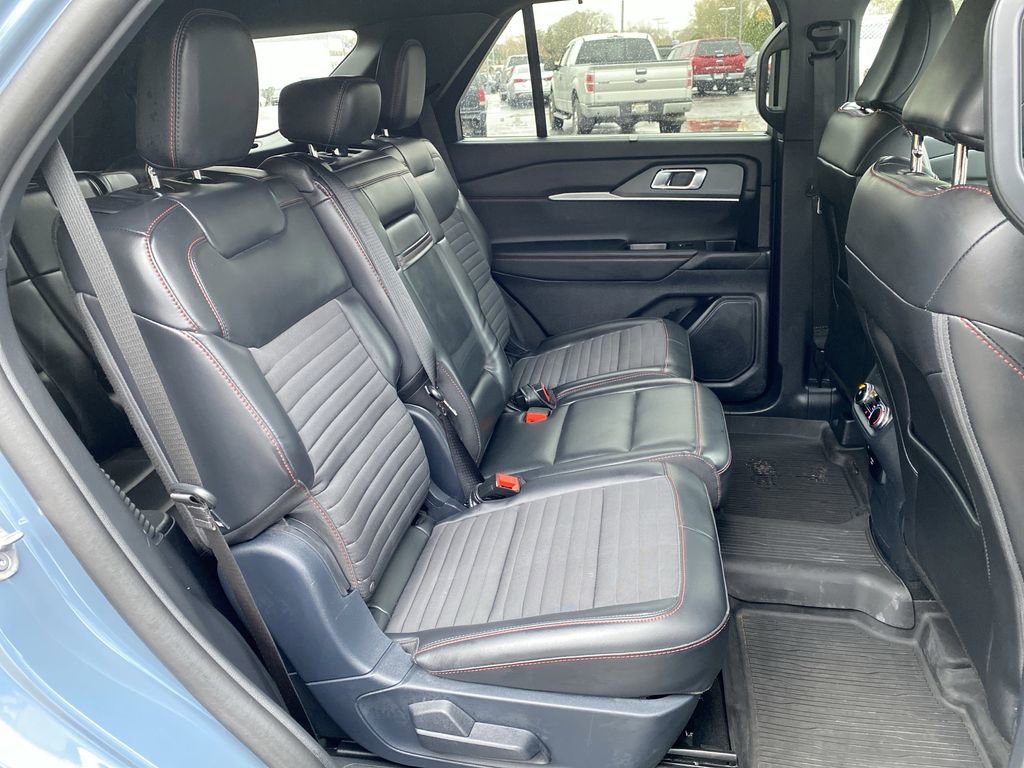 Certified 2025 Ford Explorer ST-Line w/ Premium Package image 43