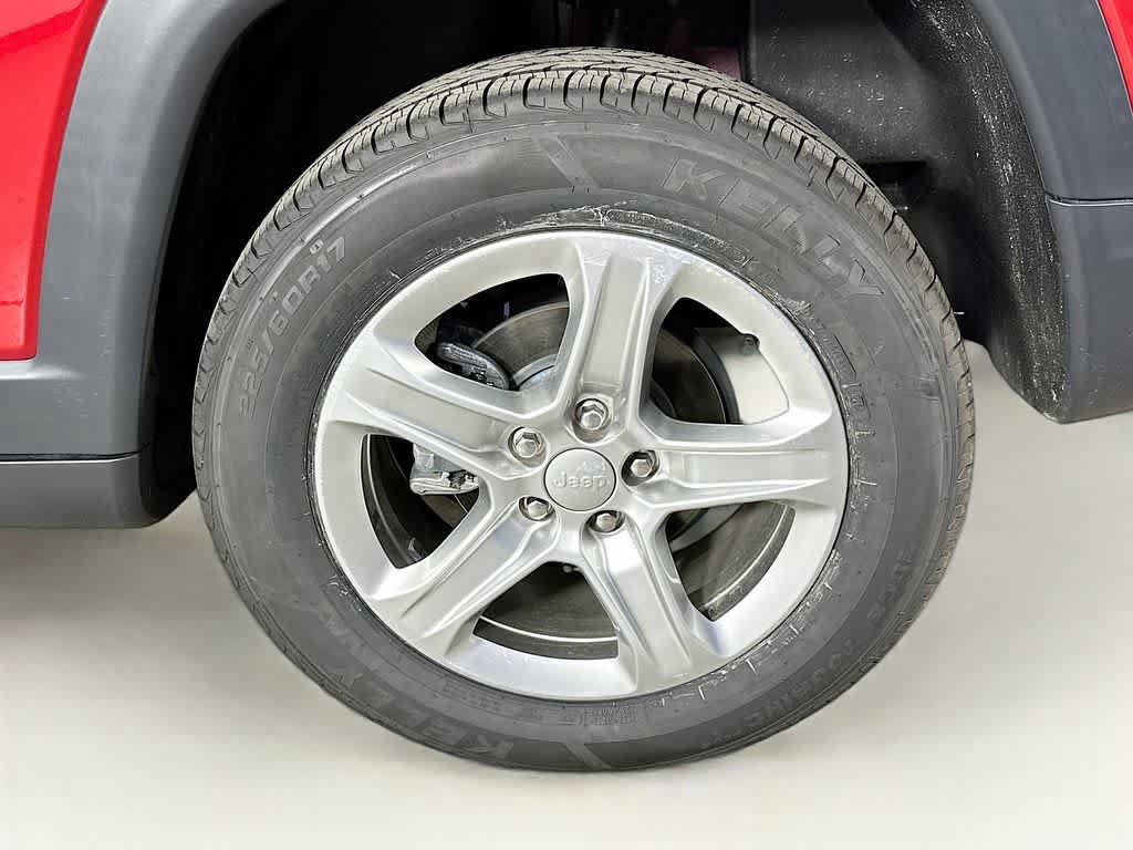 Used 2023 Jeep Compass Latitude AWD/4WD image 8