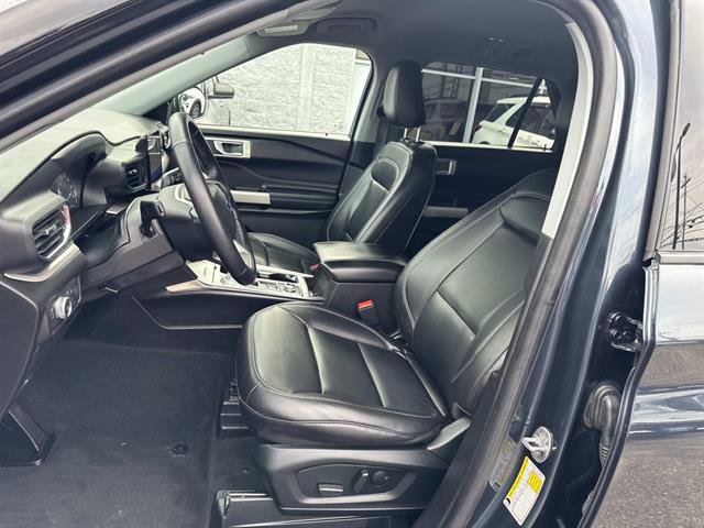 Certified 2022 Ford Explorer XLT w/ Equipment Group 202A image 28